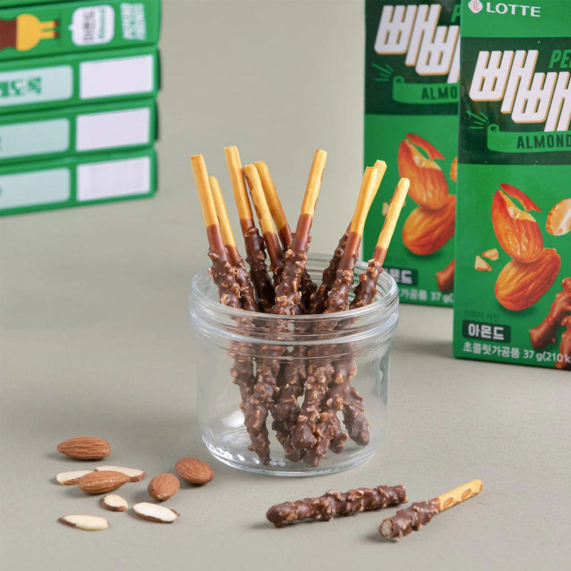 Pepero Almendra - Palitos de Galleta bañados de Chocolate con Almendra